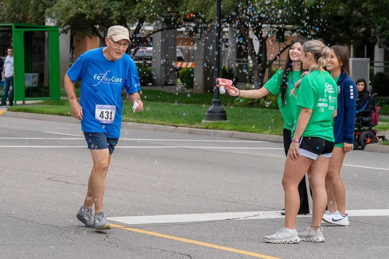 Fe for a Cure runner